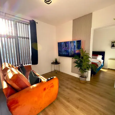 Rooms Near Me - Last Min! Private Place Smarttv Kitchen Parking King & Sofa Bed Halesowen Exterior photo