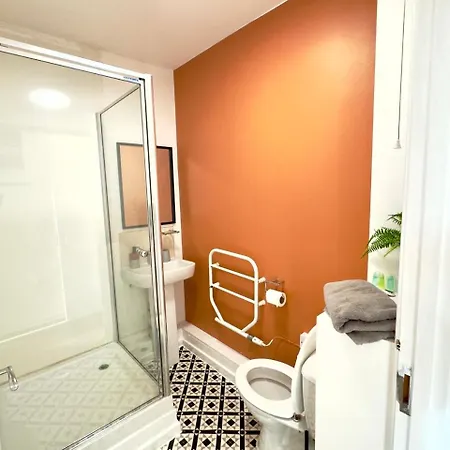Rooms Near Me - Last Min! Private Place Smarttv Kitchen Parking King & Sofa Bed Halesowen Exterior photo
